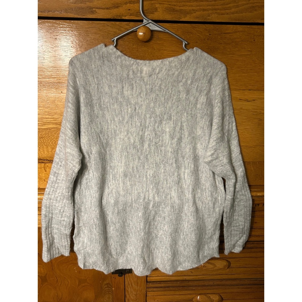 Lilly Pulitzer Arna Pullover Heathered Seaside Gray Button Shoulder Sweater XS - Picture 2 of 11